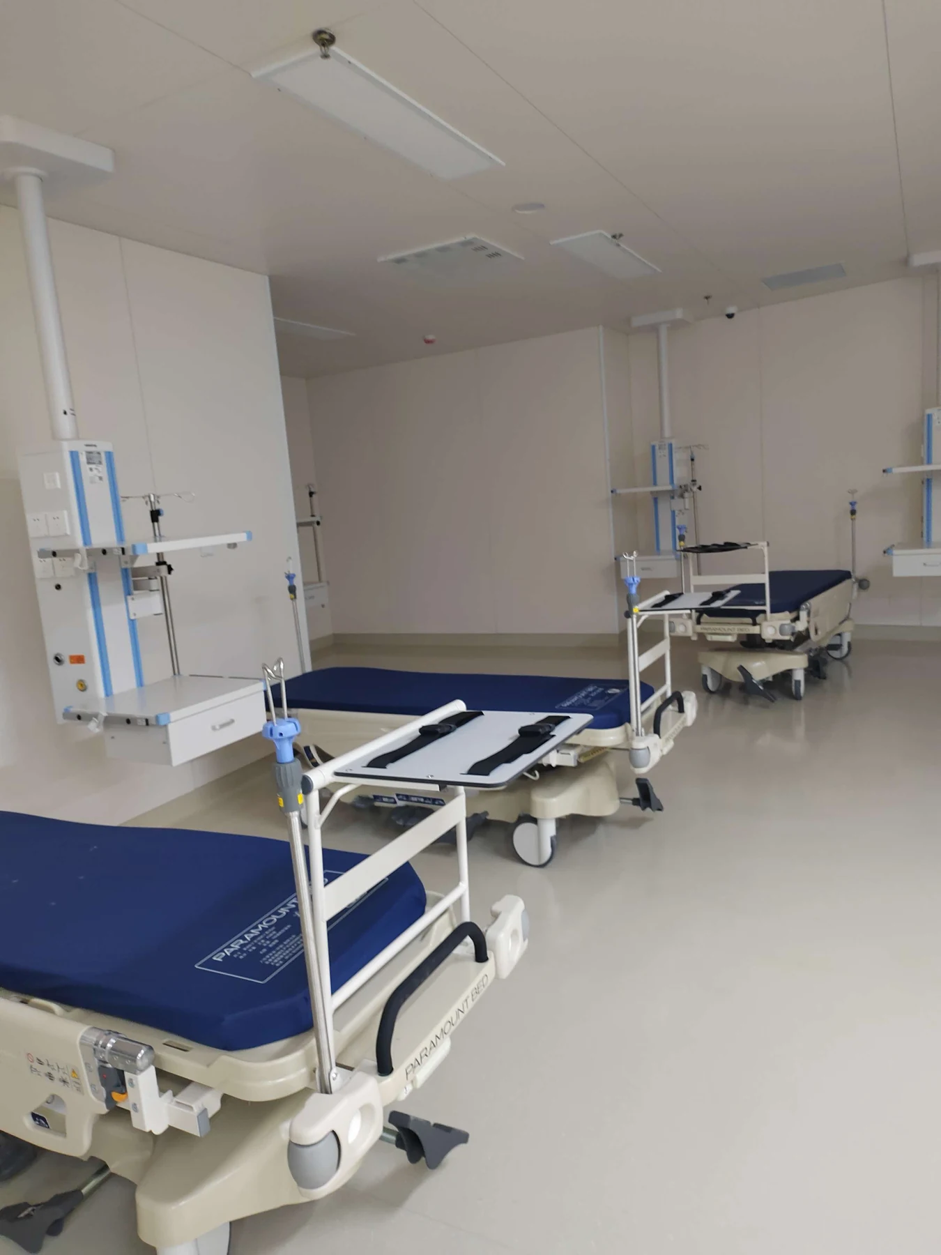 Ward beds with bedside medical gas terminal units